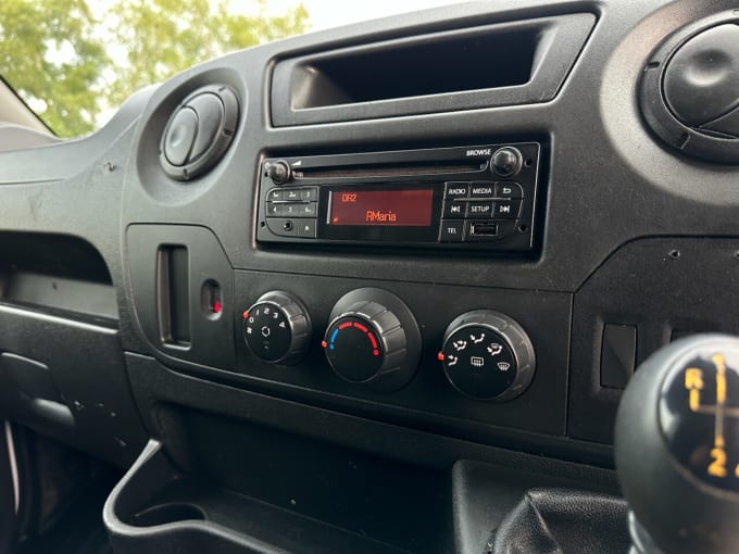 2025 Renault Master