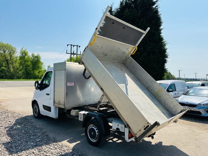 2025 Renault Master