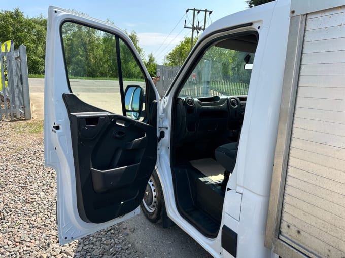 2025 Renault Master