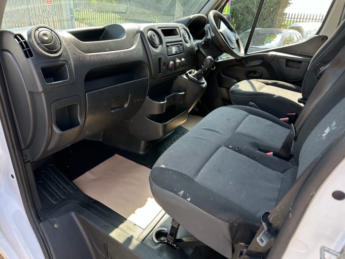 2025 Renault Master