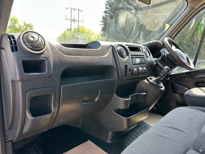 2025 Renault Master
