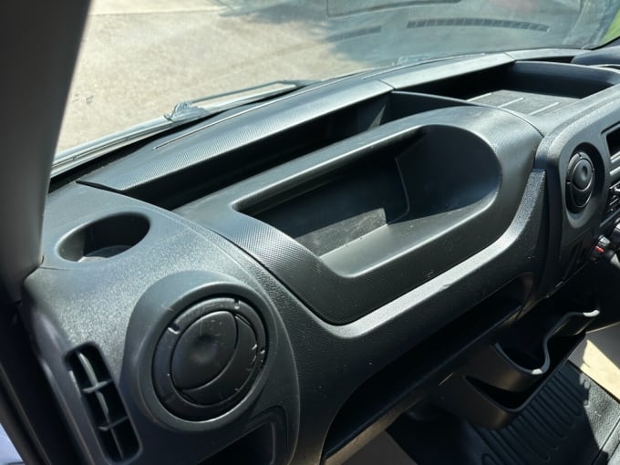 2025 Renault Master