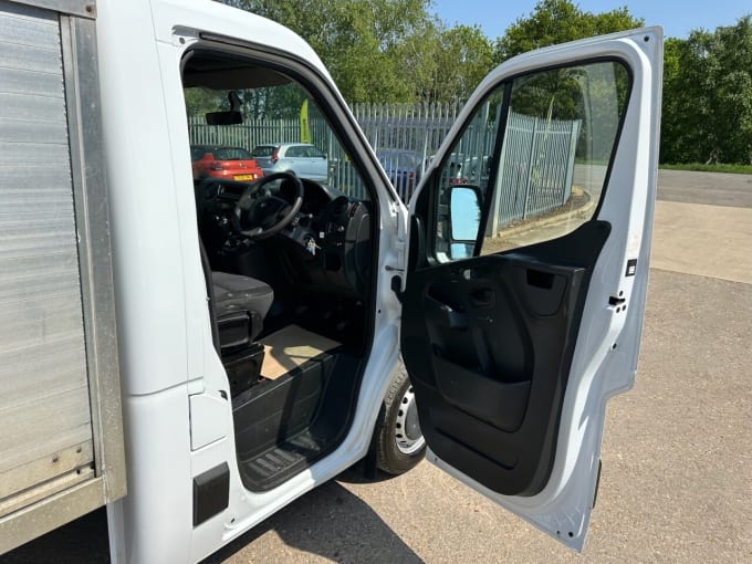 2025 Renault Master