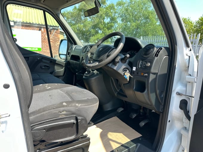 2025 Renault Master