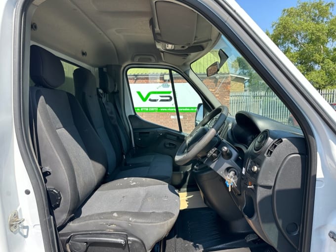 2025 Renault Master