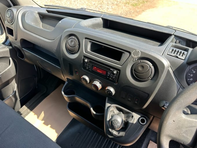 2025 Renault Master