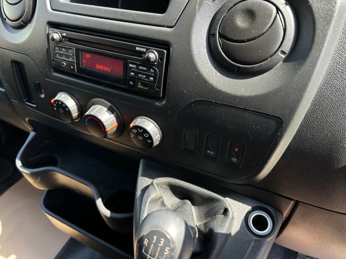 2025 Renault Master