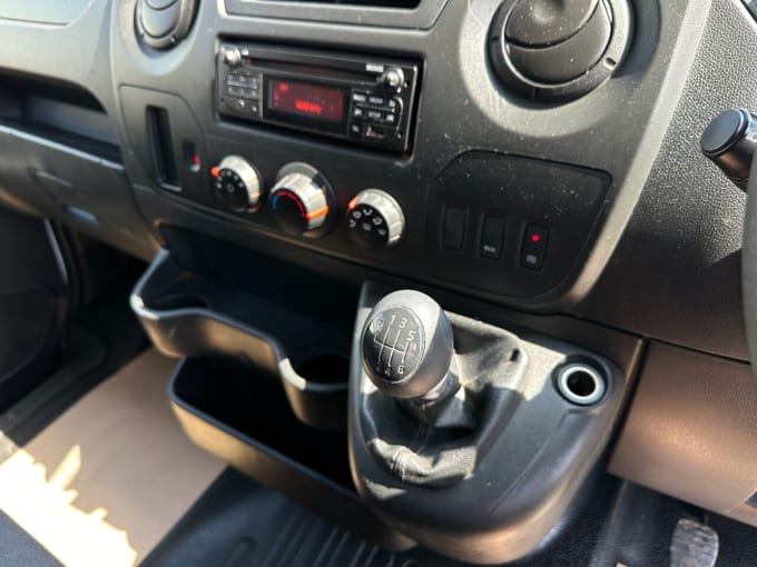 2025 Renault Master