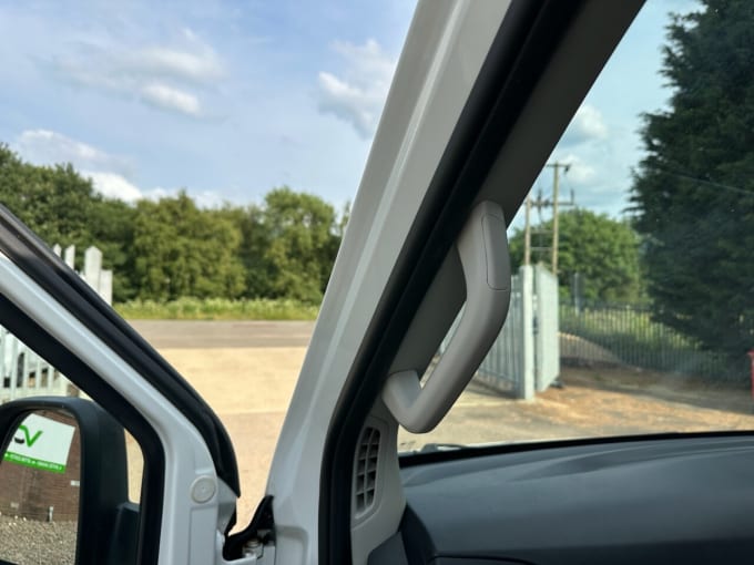 2025 Maxus Deliver 9