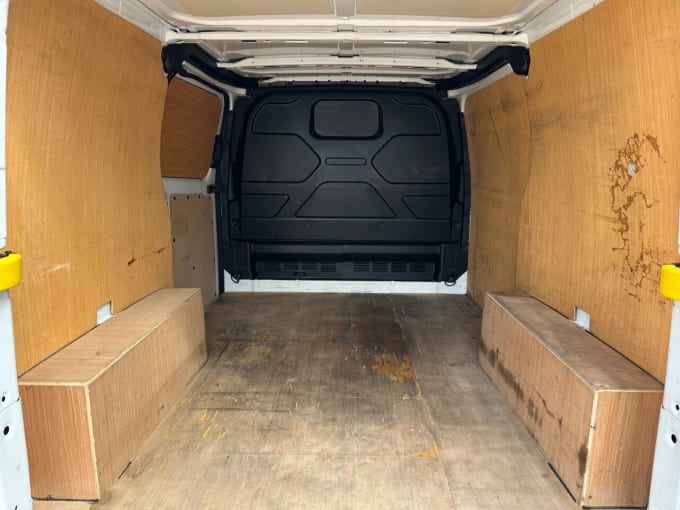 2025 Ford Transit Custom
