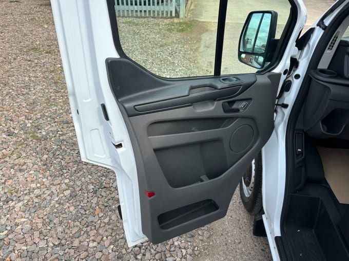 2025 Ford Transit Custom