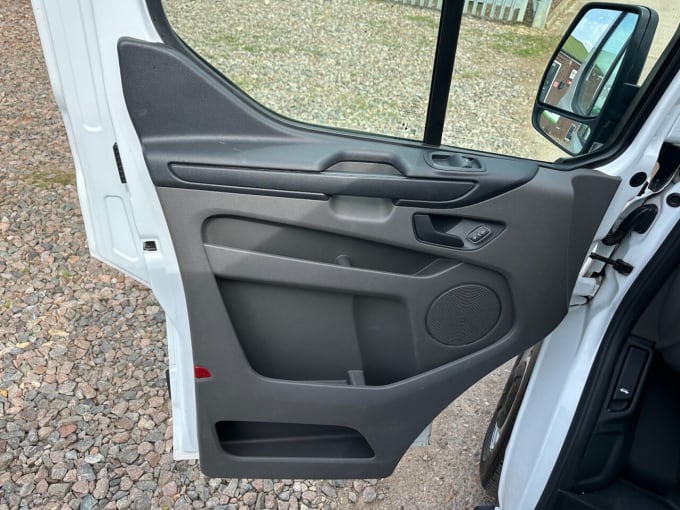 2025 Ford Transit Custom