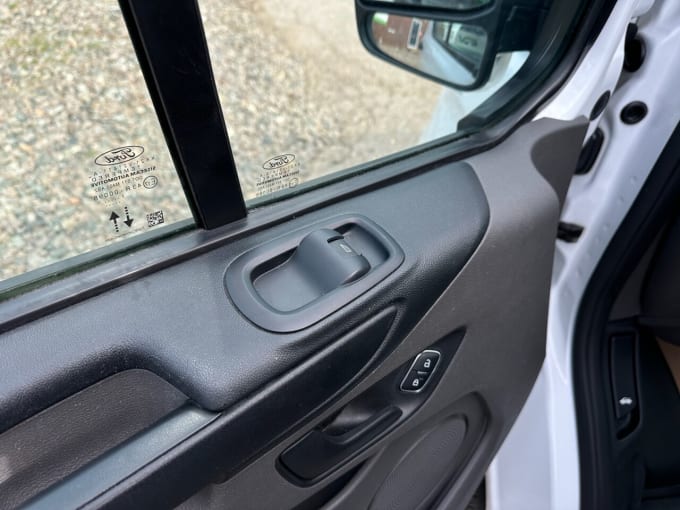 2025 Ford Transit Custom