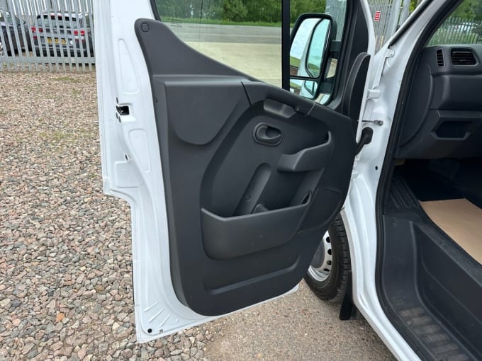 2025 Vauxhall Movano