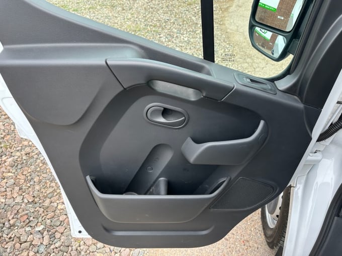 2025 Vauxhall Movano
