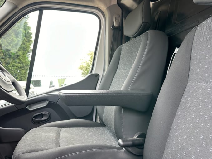 2025 Vauxhall Movano