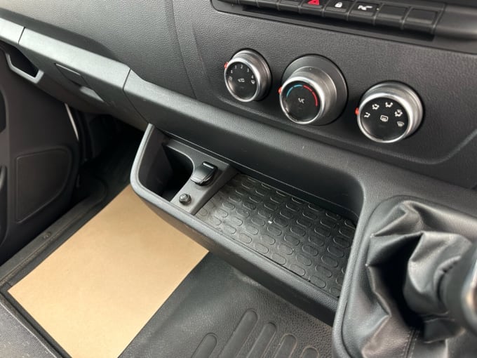 2025 Vauxhall Movano