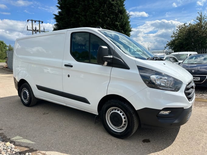2025 Ford Transit Custom