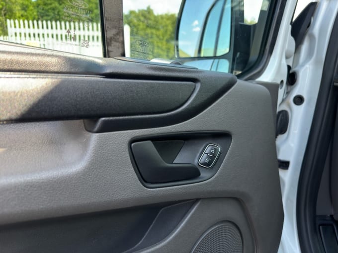 2025 Ford Transit Custom