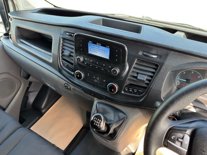 2025 Ford Transit Custom