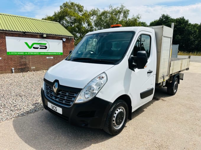 2025 Renault Master