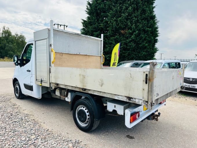 2025 Renault Master