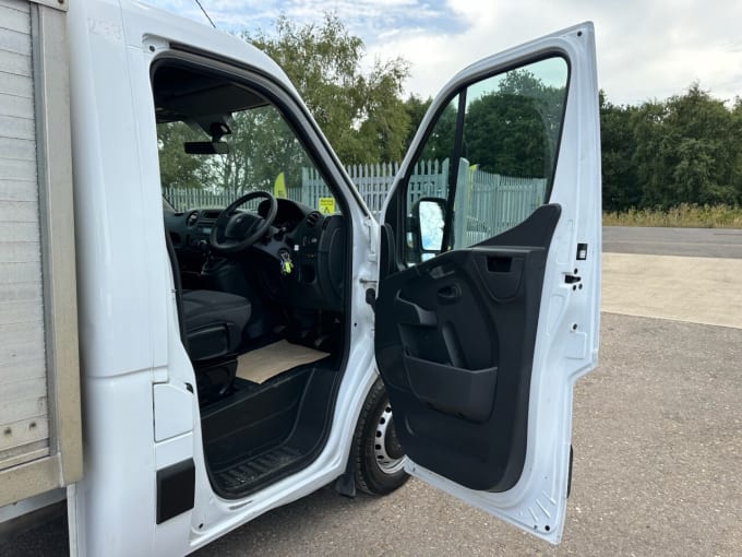 2025 Renault Master