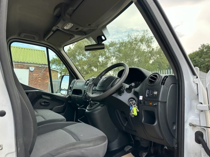2025 Renault Master