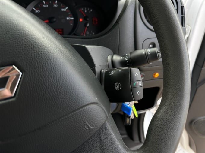 2025 Renault Master