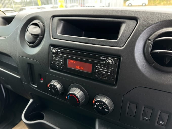 2025 Renault Master