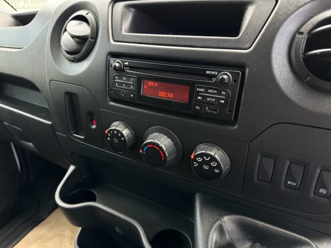 2025 Renault Master
