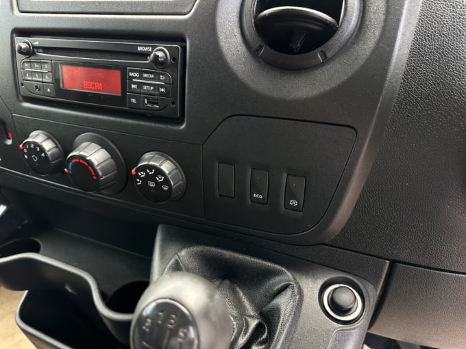 2025 Renault Master