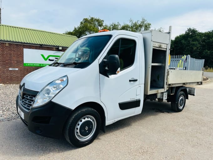 2025 Renault Master