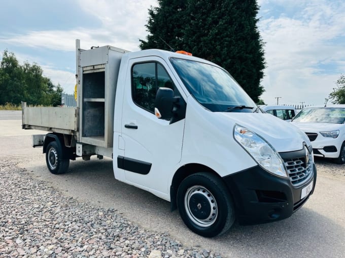 2025 Renault Master
