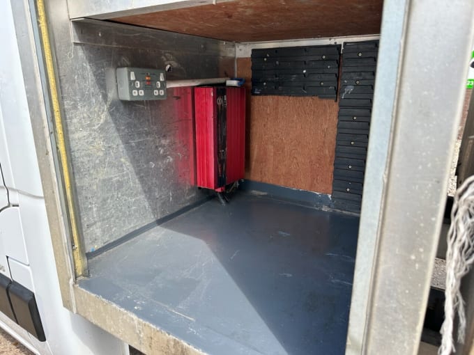 2025 Renault Master
