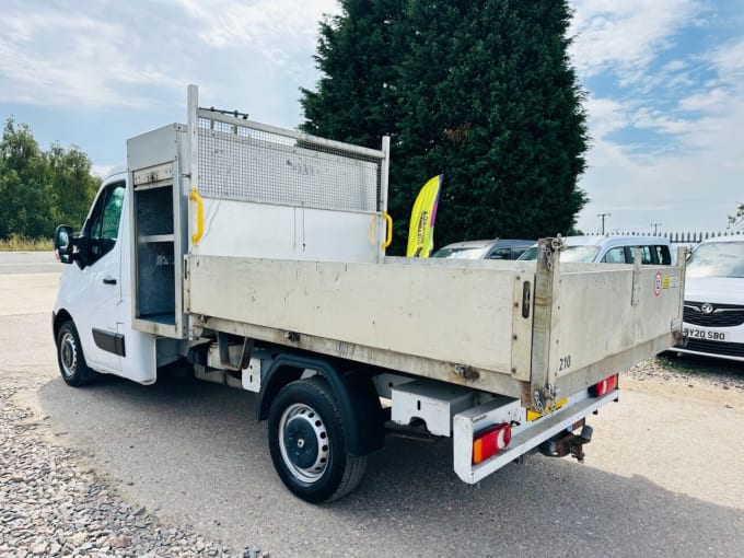 2025 Renault Master