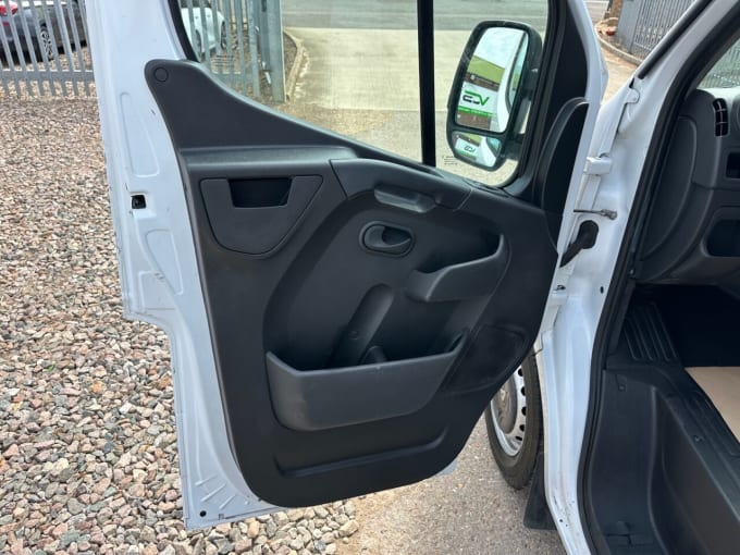 2025 Renault Master