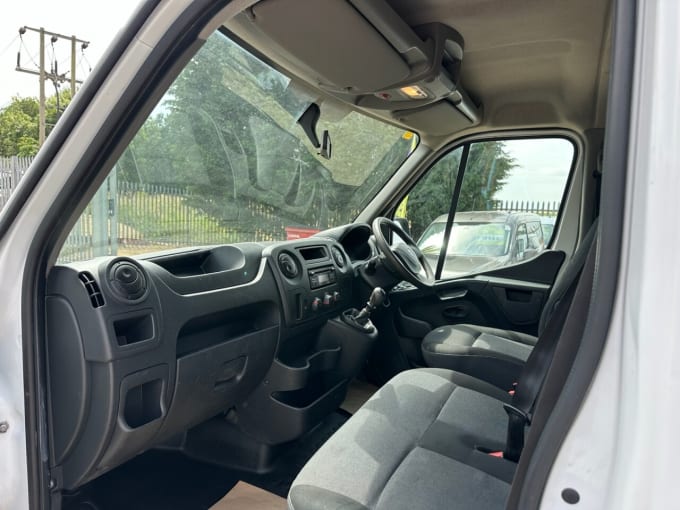 2025 Renault Master