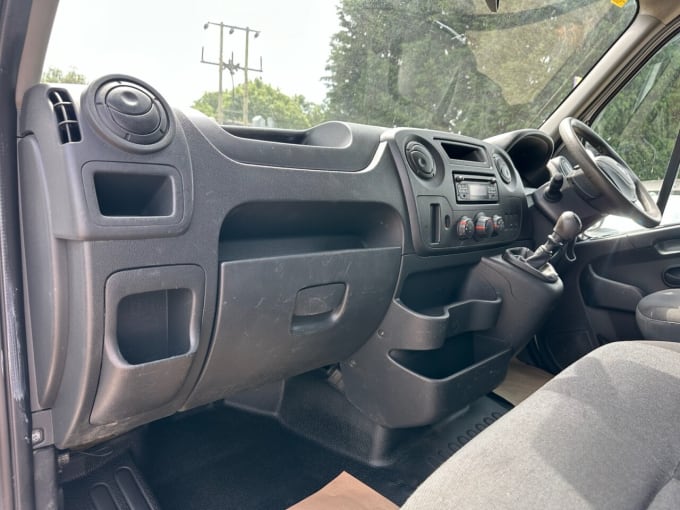 2025 Renault Master