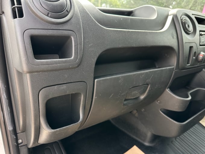 2025 Renault Master