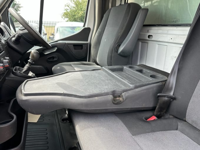 2025 Renault Master
