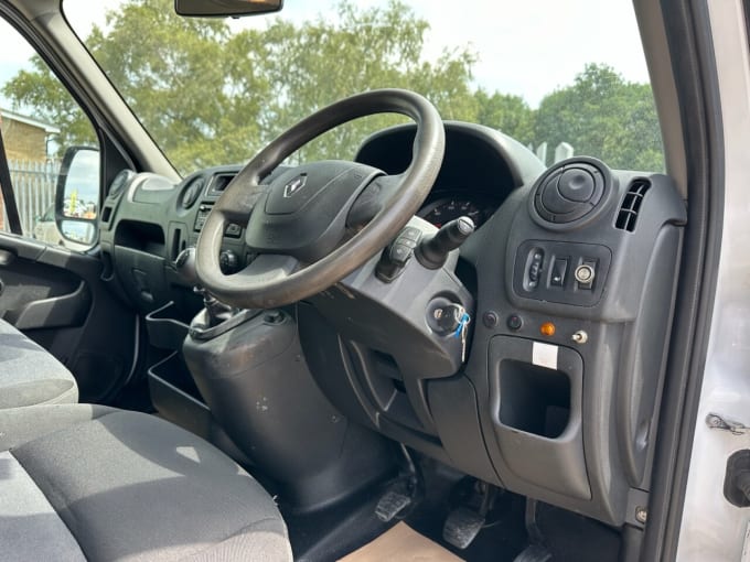 2025 Renault Master