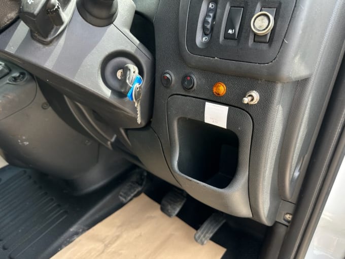 2025 Renault Master