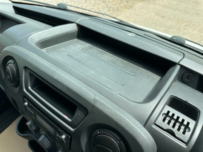 2025 Renault Master