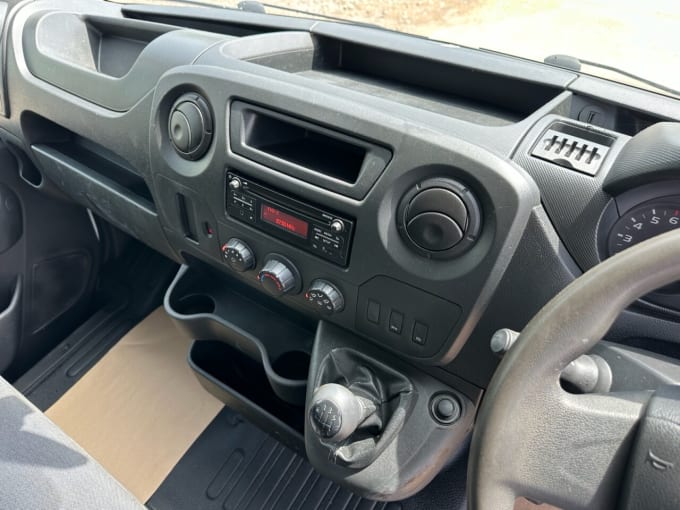 2025 Renault Master