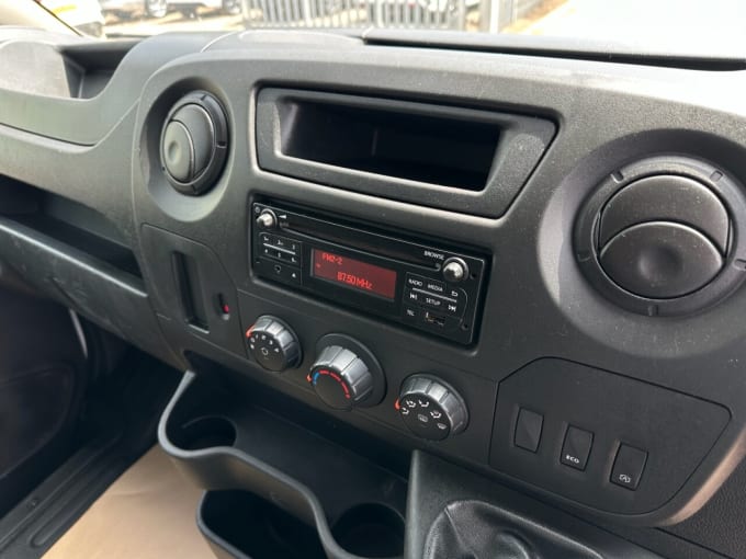 2025 Renault Master