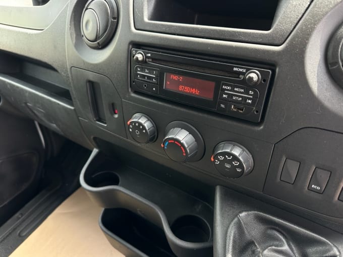 2025 Renault Master