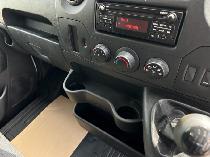 2025 Renault Master