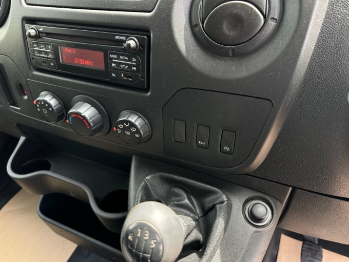 2025 Renault Master