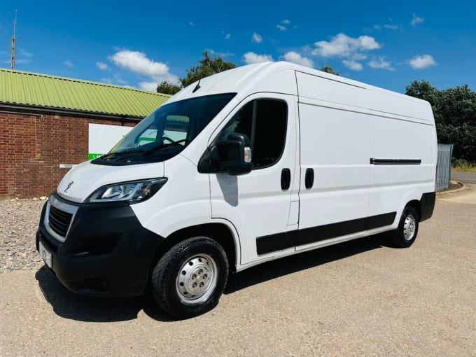2025 Peugeot Boxer